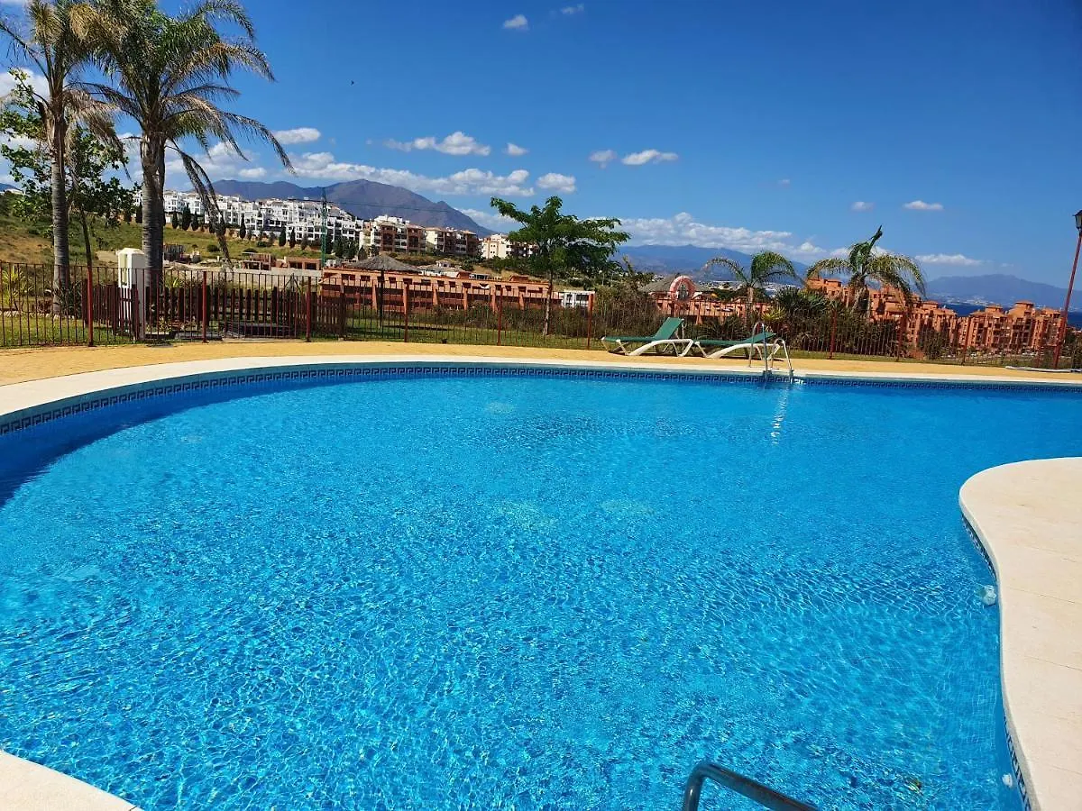 3 Bed Penthouse - Sleeps 8 - Pool - Sea View Lägenhet Manilva 0*,  Spanien